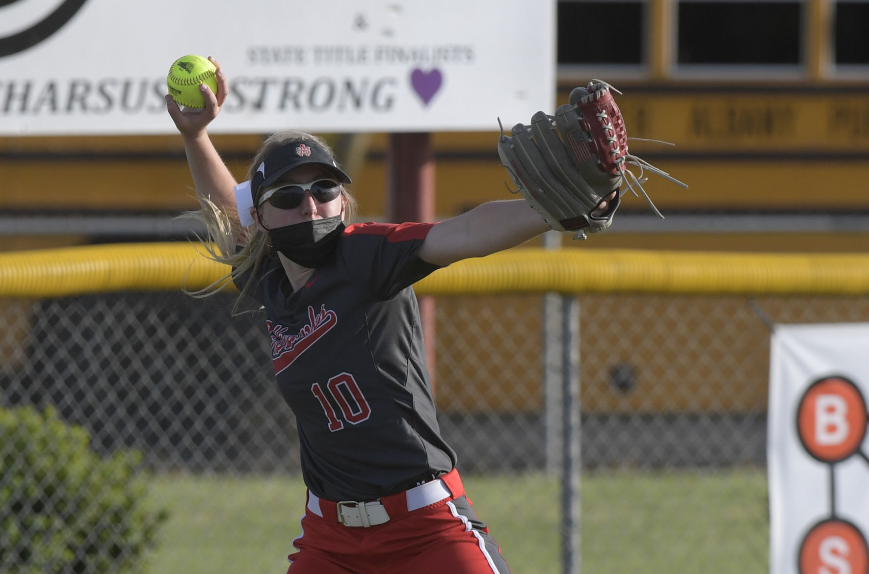 South vs Lebanon Softball39
